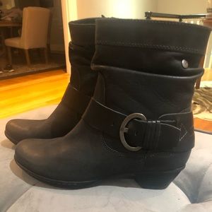 Pikolinos Brujas Black Leather Shoe Boots